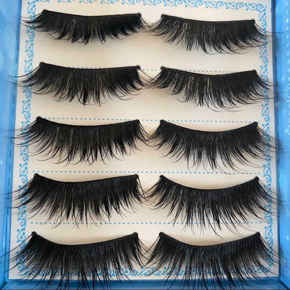 NEW False Lashes - Picture 3 of 7